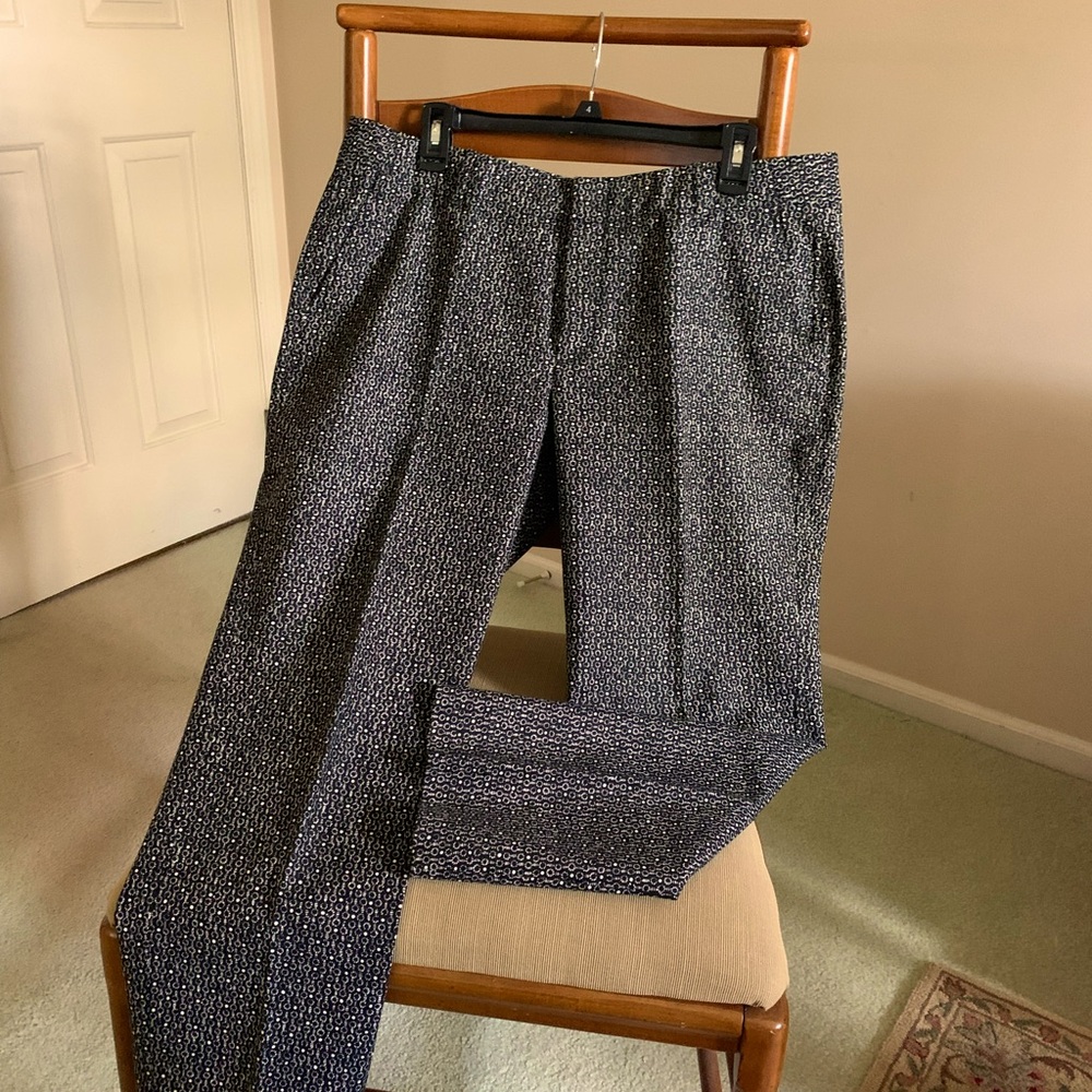 Weekender or Work staple, tailored cropped pants